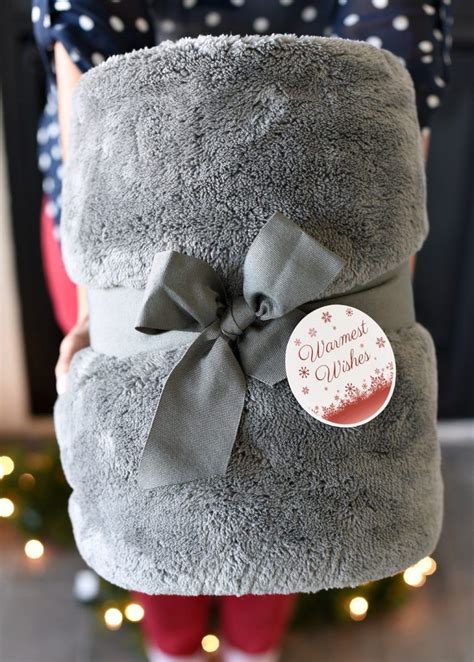 gift blankets and throws